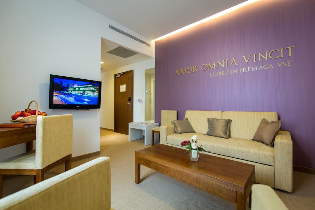 Rimske Terme - Hotel Zdraviliski Dvor Rimske Toplice Zimmer foto